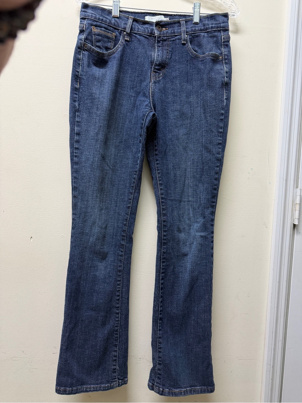 Levi's Boot Cut 515 women’s jeans, dark wash.
